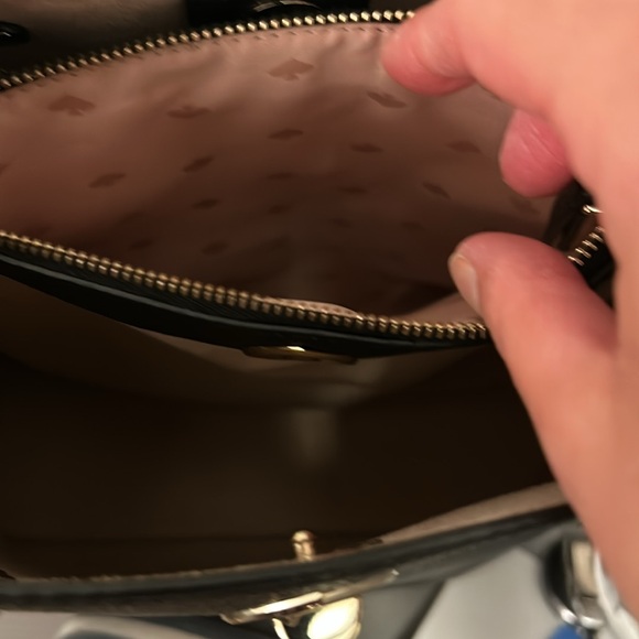 Gently used small black purse Kate spade - Picture 3 of 4